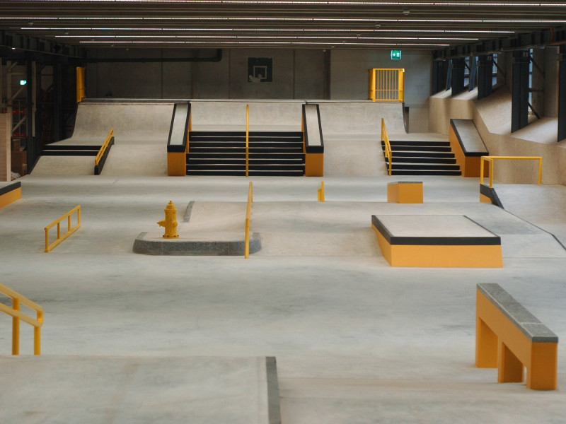 CH Winterthur - Skatepark street indoor in cemento