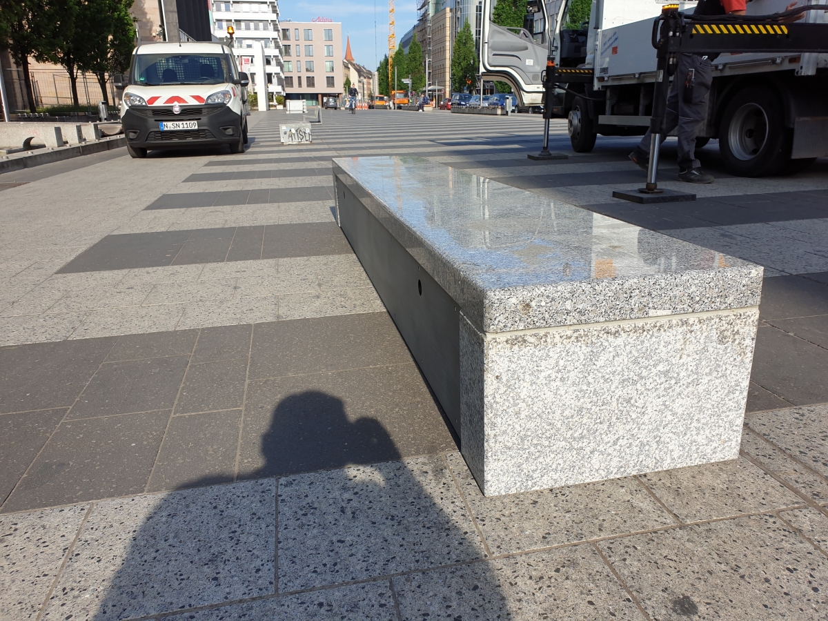 D Nuremberg - Deux Wheelie Tables dans le centre-ville